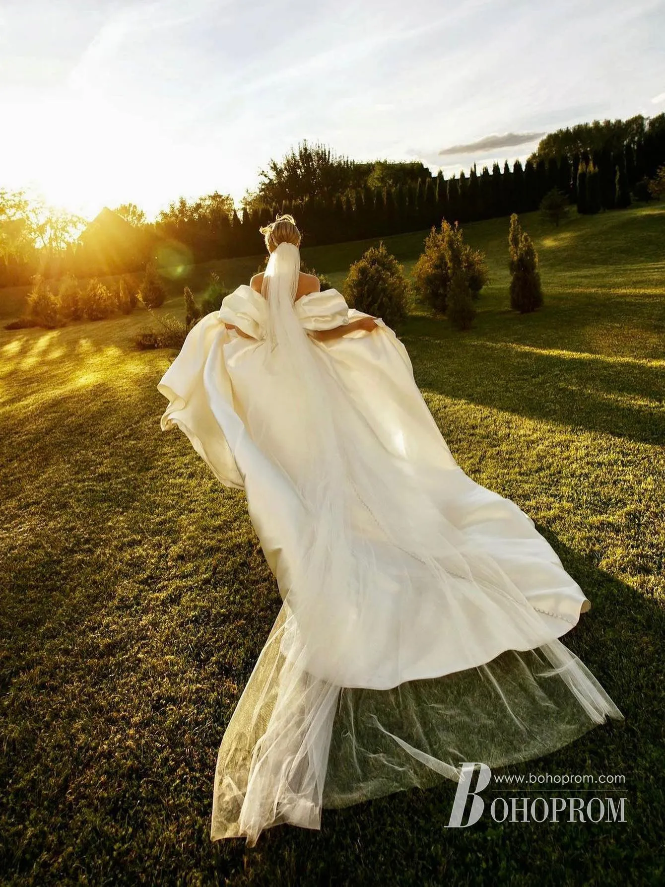 Chic Satin Sweetheart Neckline A-line Wedding Dresses With Chapel Train WD631