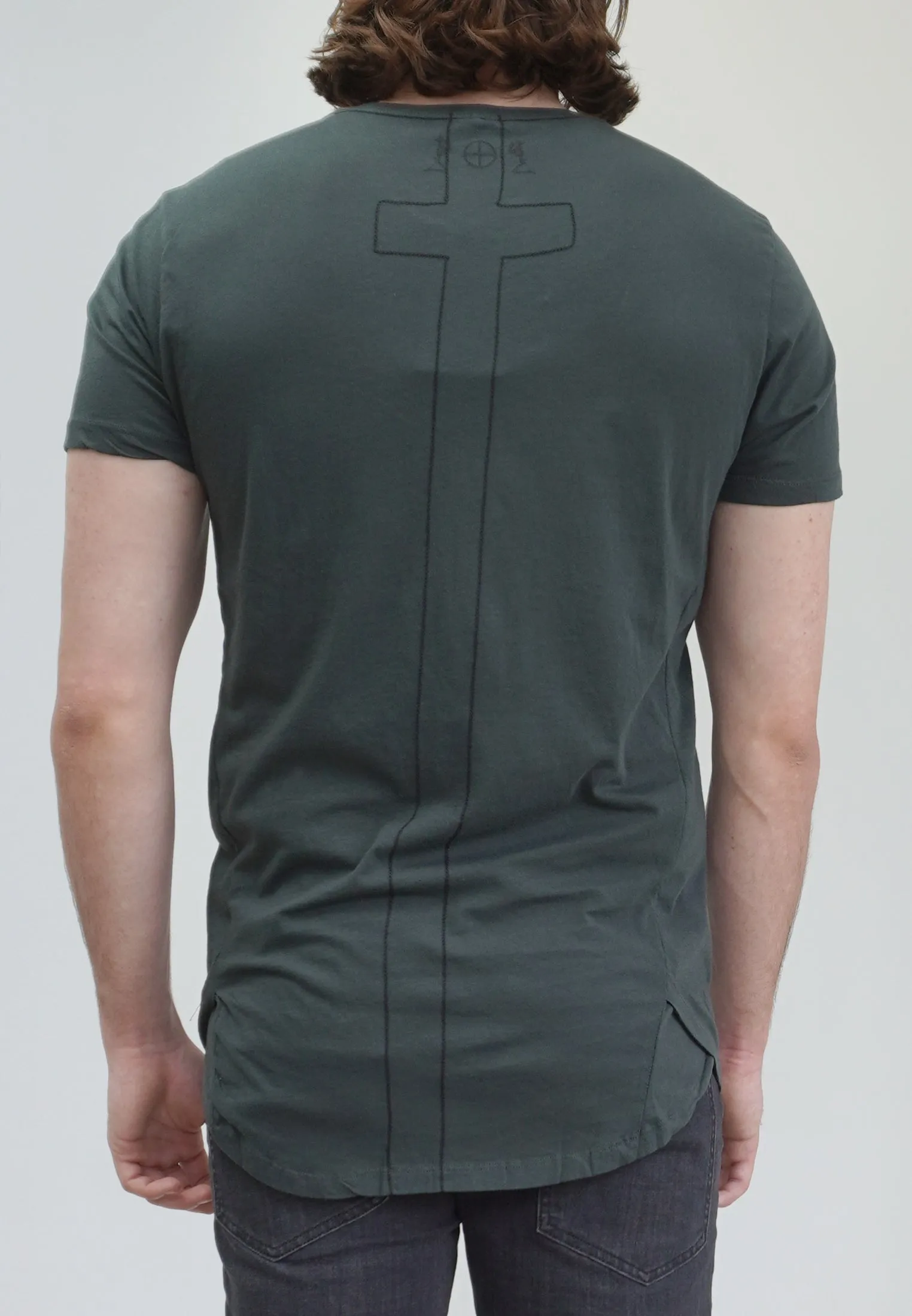 ESSENTIAL SWAG CURVED HEM DARK METAL T-SHIRT