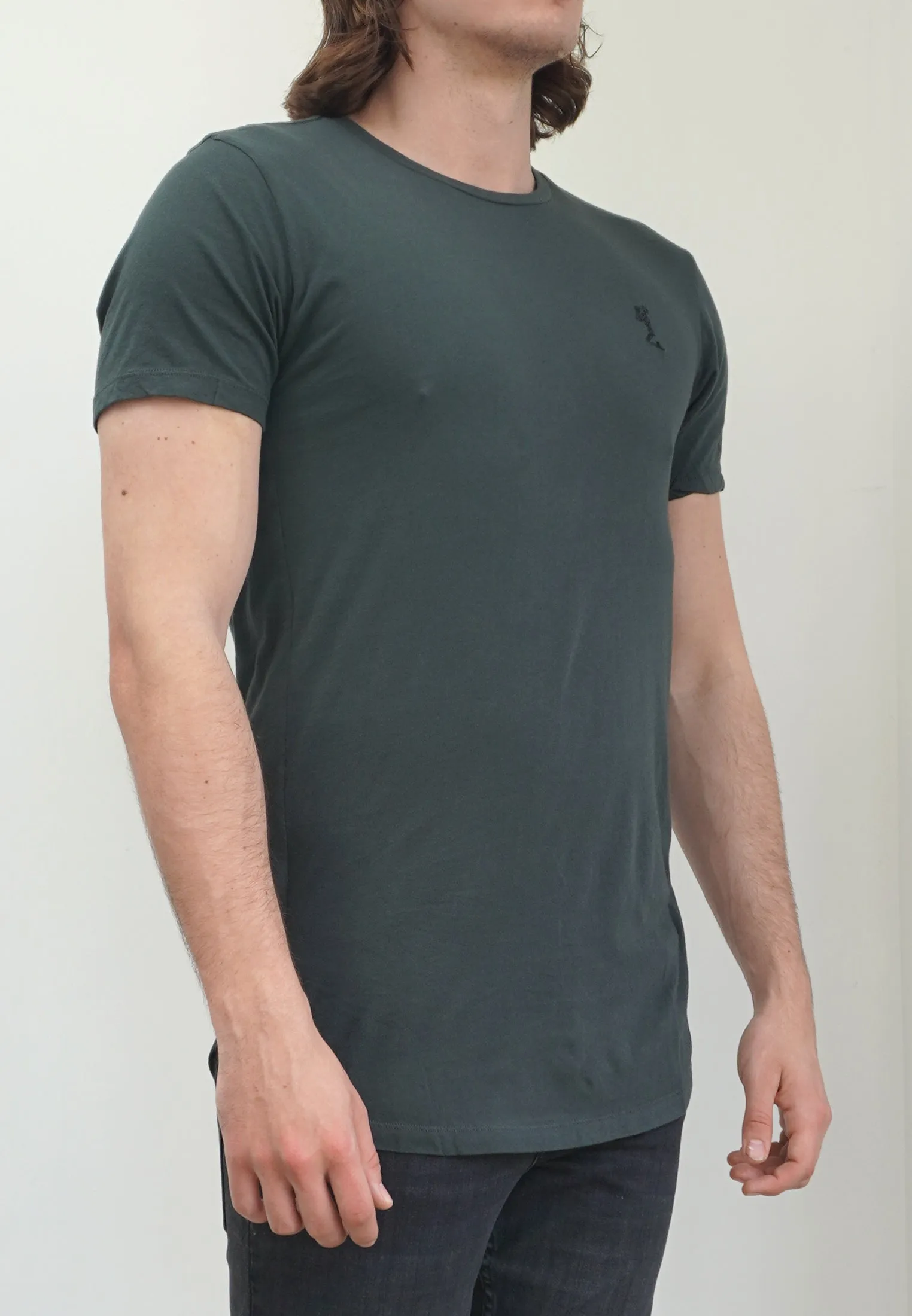 ESSENTIAL SWAG CURVED HEM DARK METAL T-SHIRT