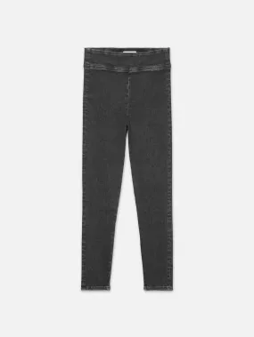The Jetset Skinny Crop -- Cyrus
