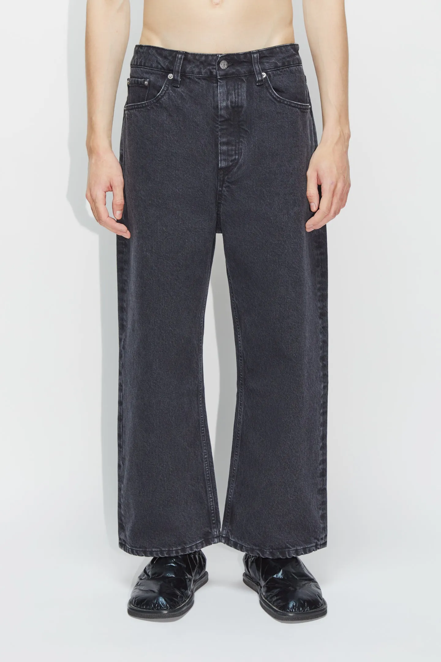 Wide-leg Cropped Jeans